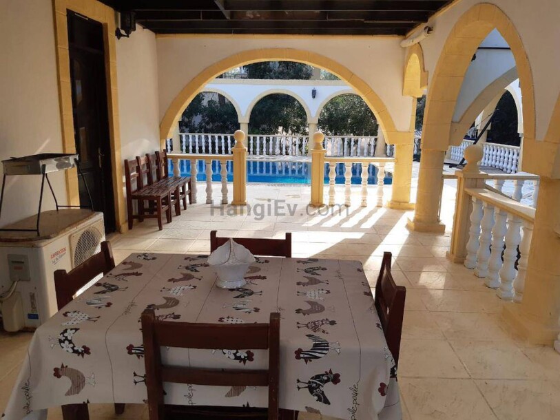3+1 villa to rent with garden, fireplace, 350 m² in Alsancak, Kyrenia-3
